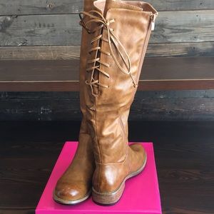Corky's boots - Ventura in Tan.
